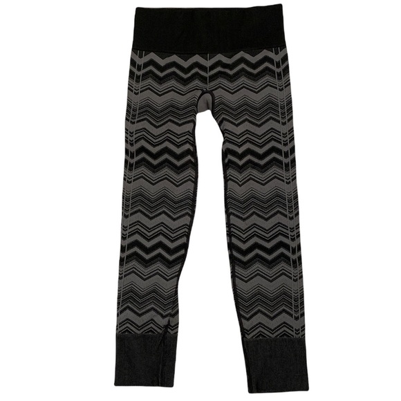lululemon athletica Pants - Lululemon Ebb To Street Pant in Heathered Slate Size 6 Leggings Chevon Gray